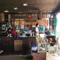 เฮือนข้าวพันผักริมคลอง