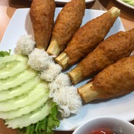 เมนูของร้าน แดงแหนมเนือง ในเมือง