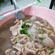 ก๋วยเตี๋ยวโกเด้ง หน้ามหาวิทยาลัยราชภัฏเชียงใหม่(เก่า)
