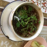 ข้าวมันไก่ลมหวล ตลาด (ถนนพระทรง)