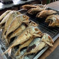 ร้านข้าวแกงกิตติมศักดิ์