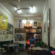 ข้าวมันไก่ลมหวล ตลาด (ถนนพระทรง)