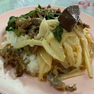 ร้านข้าวแกงกิตติมศักดิ์