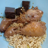 เมืองกรุง ก๋วยเตี๋ยวไก่มะระ วังหิน