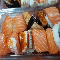 อ้อมกอดซูชิ นครสวรรค์