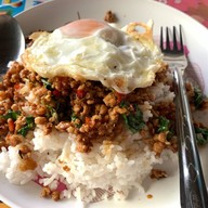 อาหารตามสั่ง ข้าง Family Mart ปากซอยจอมทอง 19