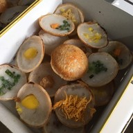 ขนมครกเข้าวัง ข้างตลาดบองมาเช่