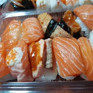 อ้อมกอดซูชิ นครสวรรค์