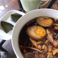 เมนูของร้าน ก๋วยจั๊บโบราณ ตลาดเก่าจันทบูร
