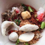 เมนูของร้าน ก๋วยเตี๋ยวลูกชิ้นปลานายใบ้ เสรีไทย 89 หน้า 7-11 แฟลตบางชัน