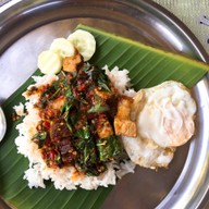 เมนูของร้าน กะเพราถาด