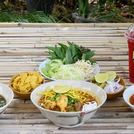 บ้านเตี๋ยวไก่ ป่าแดง