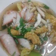 เมนูของร้าน สหชัย บะหมี่เกี๊ยวปู หมูแดง