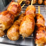 ไส้กรอก ท่ายาง  แม่บุญถม ตลาดท่ายาง