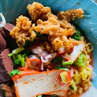 จันทราก๋วยเตี๋ยวทะเล แหลมงอบ