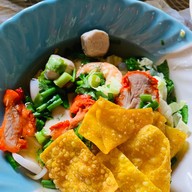 จันทราก๋วยเตี๋ยวทะเล แหลมงอบ