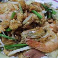 ผัดไทยในอู่ ผัดไทยกากหมูสูตรโบราณ