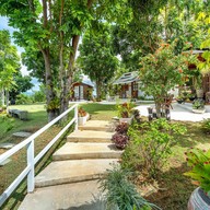 Dhanhill Bed & Cafe Resort