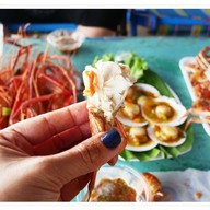 เมนูของร้าน น้อง นาคประคอง ร้านที่3 ริมหาดชะอำ