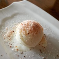 เมนูของร้าน ไอติมใส่ใจ.......  กว่า 90 รส เบเเกอรีๆ วีเเกน 0% ไขมันทรานส์ "ทำเองใส่ใจ" .... ปลอดภัยจากสารกันเสีย