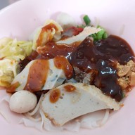 เมนูของร้าน เจ๊ใหญ่ ก๋วยเตี๋ยวปลา ลูกชิ้นปลาอินทรีย์แท้100%