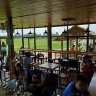 ตา-ยาย ชมทุ่ง