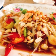 ไก่ย่างปรีชา ปลาเผา