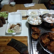 ข้าวหมูทอดเจ๊อ้อม