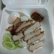 ข้าวหมูทอดเจ๊อ้อม