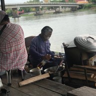ก๋วยเตี๋ยวเรือตาเท้ง วัดบางคล้า
