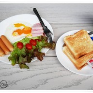 Mimi & Jim: Co-Living Space