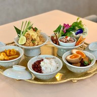 จัดสำรับมาสวยงาม