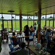 ตา-ยาย ชมทุ่ง