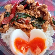 เมนูของร้าน ข้าวหมูทอดเจ๊อ้อม