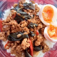 เมนูของร้าน ข้าวหมูทอดเจ๊อ้อม