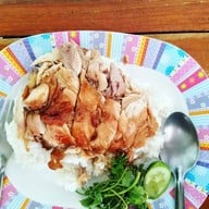 เมนูของร้าน ไก่ต้มน้ำปลา เจ้าเก่าซอยสดใส