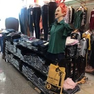 ร้าน ว.ยีนส์ หน้าญ.ว. -ร้านยีนส์ในใจคุณ หน้า ญ.ว.