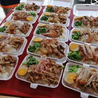 เนื้อตุ๋นเจ้าเก่าหน้ากรมศุล หมู่บ้านทิพวัล