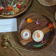 เมนูของร้าน Flower in Hand by P. Cafe