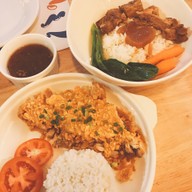 เมนูของร้าน Saucey Chicken and Beer Bomb