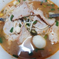 เมนูของร้าน ก๋วยเตี๋ยวต้มยำเจ๊ยี่
