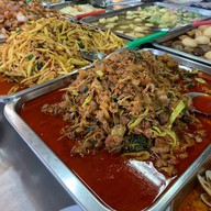 ข้าวแกงแม่นิษฐา