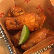 เมนูของร้าน Saucey Chicken and Beer Bomb