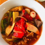 เมนูของร้าน ป้าแป้งเย็นตาโฟประตูชัย กาดนำ้ทอง