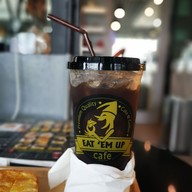 EAT 'EM UP CAFE ลำลูกกาคลอง2