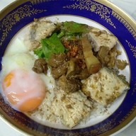 เมนูของร้าน คุณอ๋า ข้าวต้มแห้ง ข้าวต้มปลา โชคชัย4 ซอย 90