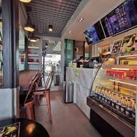 EAT 'EM UP CAFE ลำลูกกาคลอง2