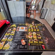 EAT 'EM UP CAFE ลำลูกกาคลอง2