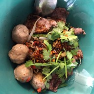 ก๋วยเตี๋ยวเรือศรีสามพราน byน้าปู สาขาสนามจันทร์ นครปฐมหลัง รร.รอเวอร์