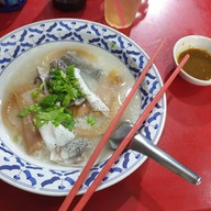 เมนูของร้าน ข้าวต้มปลาลุงหนวด ศรีราชา